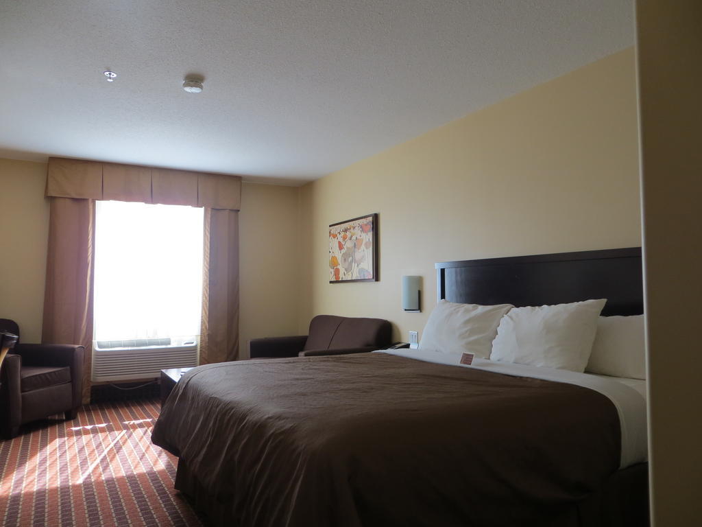 Poplar Tree Inn Stoughton Bilik gambar