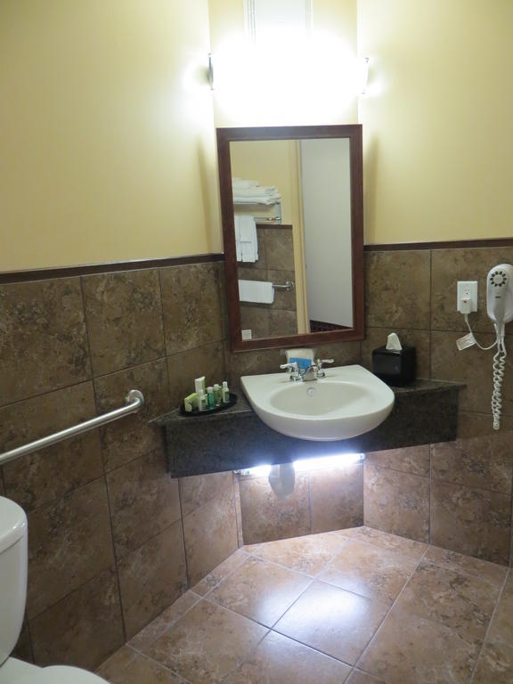 Poplar Tree Inn Stoughton Luaran gambar